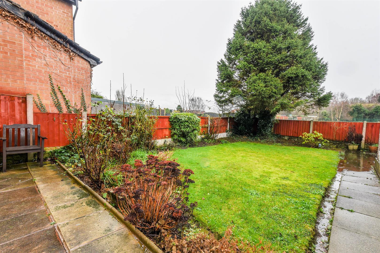 3 bed property in Severn Drive, Preston